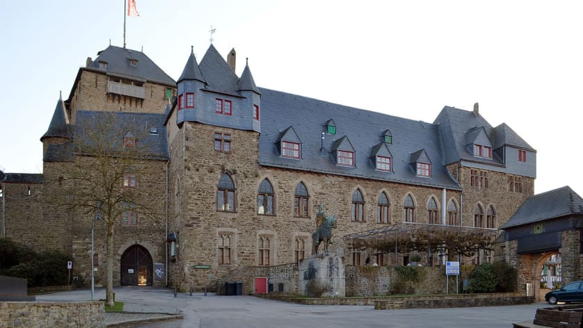 Relocation nach Solingen: Ein Leitfaden für ausländische Softwareentwickler